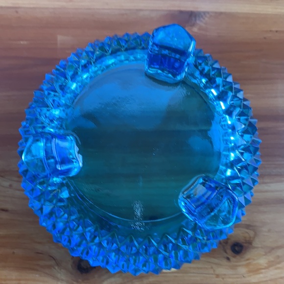 Antique blue footed diamond point dish small feet - Picture 3 of 5